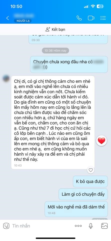 Xôn xao clip cô giáo mầm non lôi bé 22 tháng tuổi vào góc khuất camera, diễn biến sau đó càng xem càng phẫn nộ- Ảnh 2.