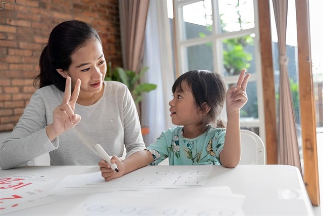 Giáo viên yêu cầu học sinh ‘đếm 10.000 hạt đậu’, cả gia đình hì hục thức đến sáng, cô giáo trả lời: Tư duy này khiến con anh chị ‘thua ngay từ vạch xuất phát!’- Ảnh 3.