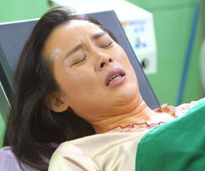 Trước cửa phòng sinh, thái độ khác nhau của mẹ chồng và mẹ đẻ khiến tôi bật khóc nghẹn ngào - 1