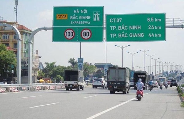 tranh luận về cao tốc 2 làn xe, không giải phân cách cứng ở việt nam hình ảnh 6 tranh luan ve cao toc 2 lan xe, khong giai phan cach cung o viet nam hinh anh 6
