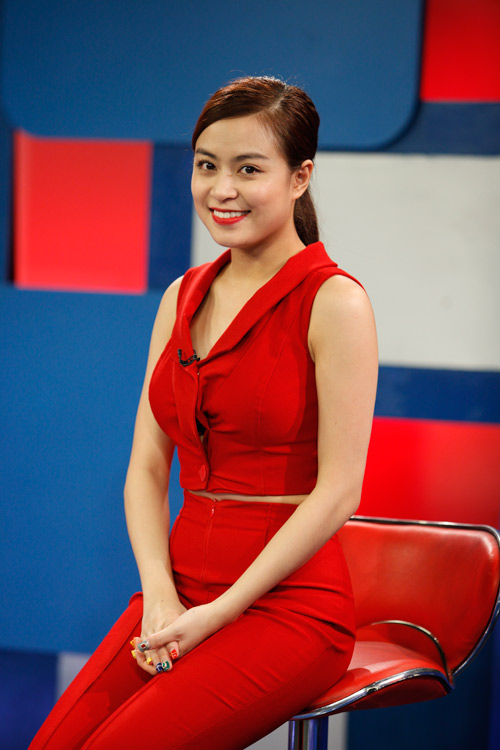 Hoàng Thùy Linh "khuấy động" Bữa trưa vui vẻ - 5