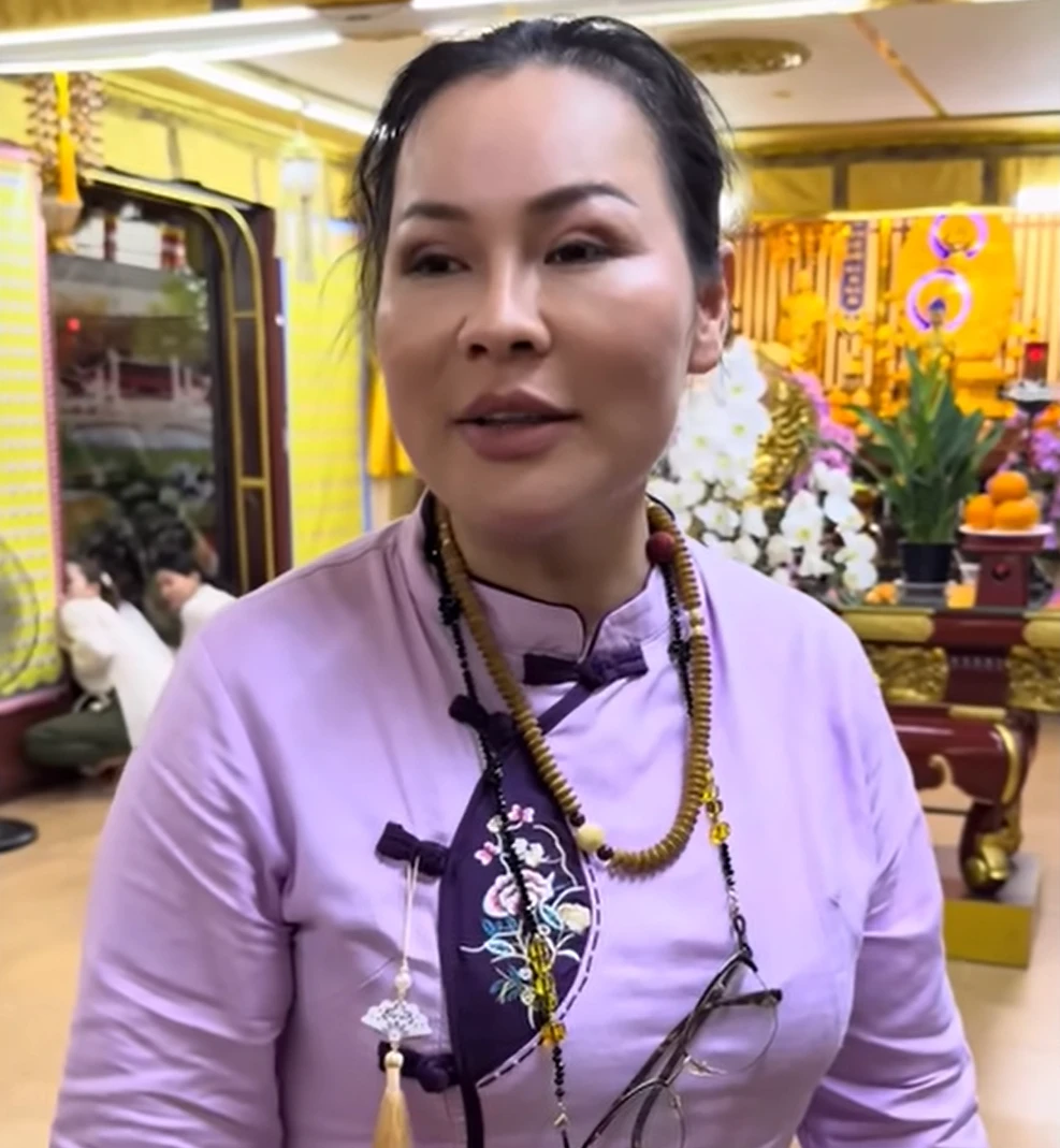 em-trai-ruot-quy-binh-tung-tin-nhan-soc-to-chi-dau-gia-chu-ky-chiem-tai-san-413-7466838