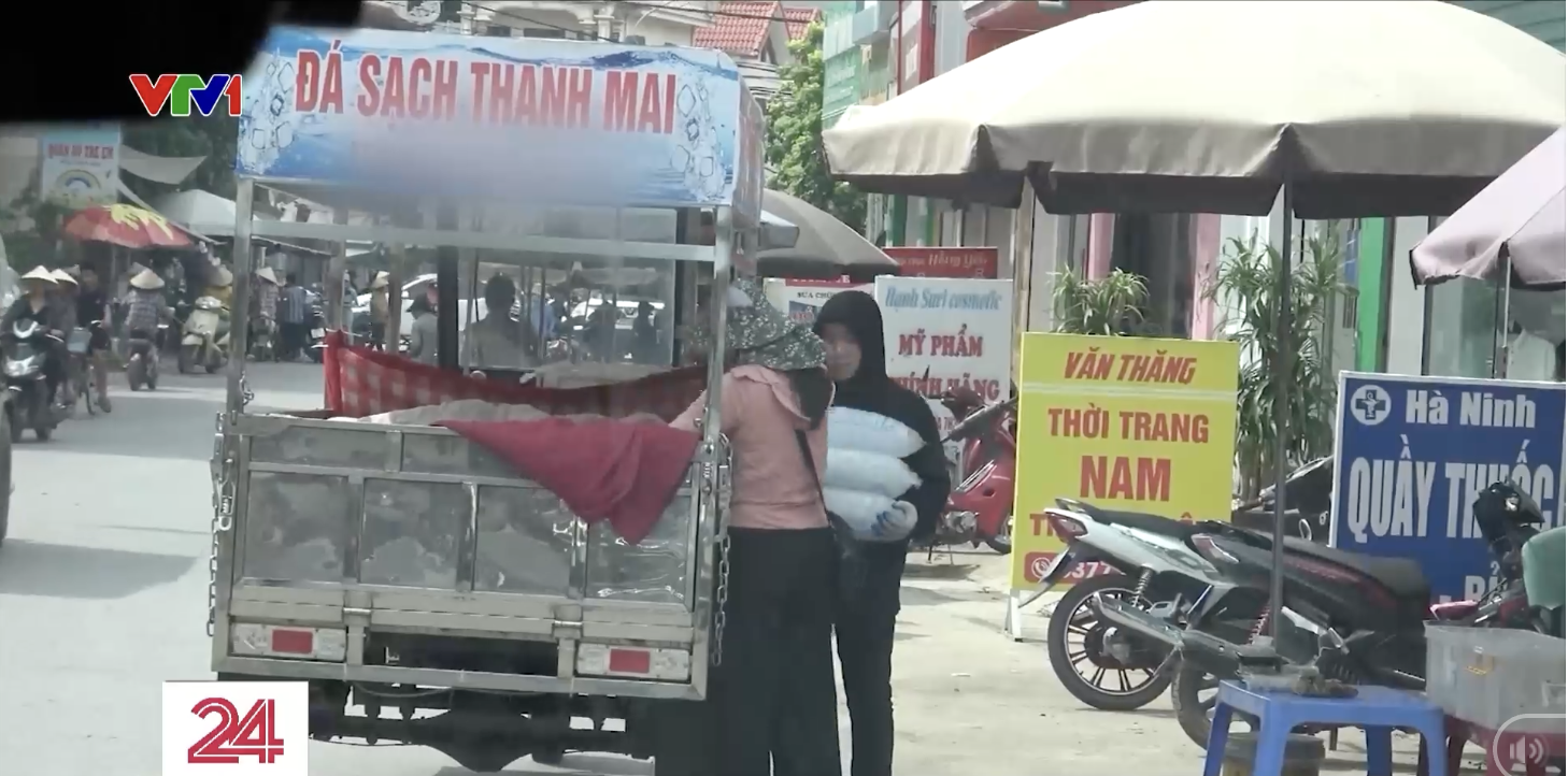 Sự thật gây sốc đằng sau những chuyến xe chở đá lạnh vào quán giải khát: Quy trình sản xuất lạnh gáy!- Ảnh 5. Sự thật gây sốc đằng sau những chuyến xe chở đá lạnh vào quán giải khát: Quy trình sản xuất lạnh gáy!- Ảnh 5.