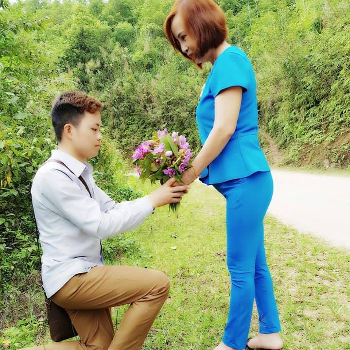 Chuyện ít biết về mối tình đẹp như mơ giữa cô dâu 61 tuổi và chú rể 26 tuổi