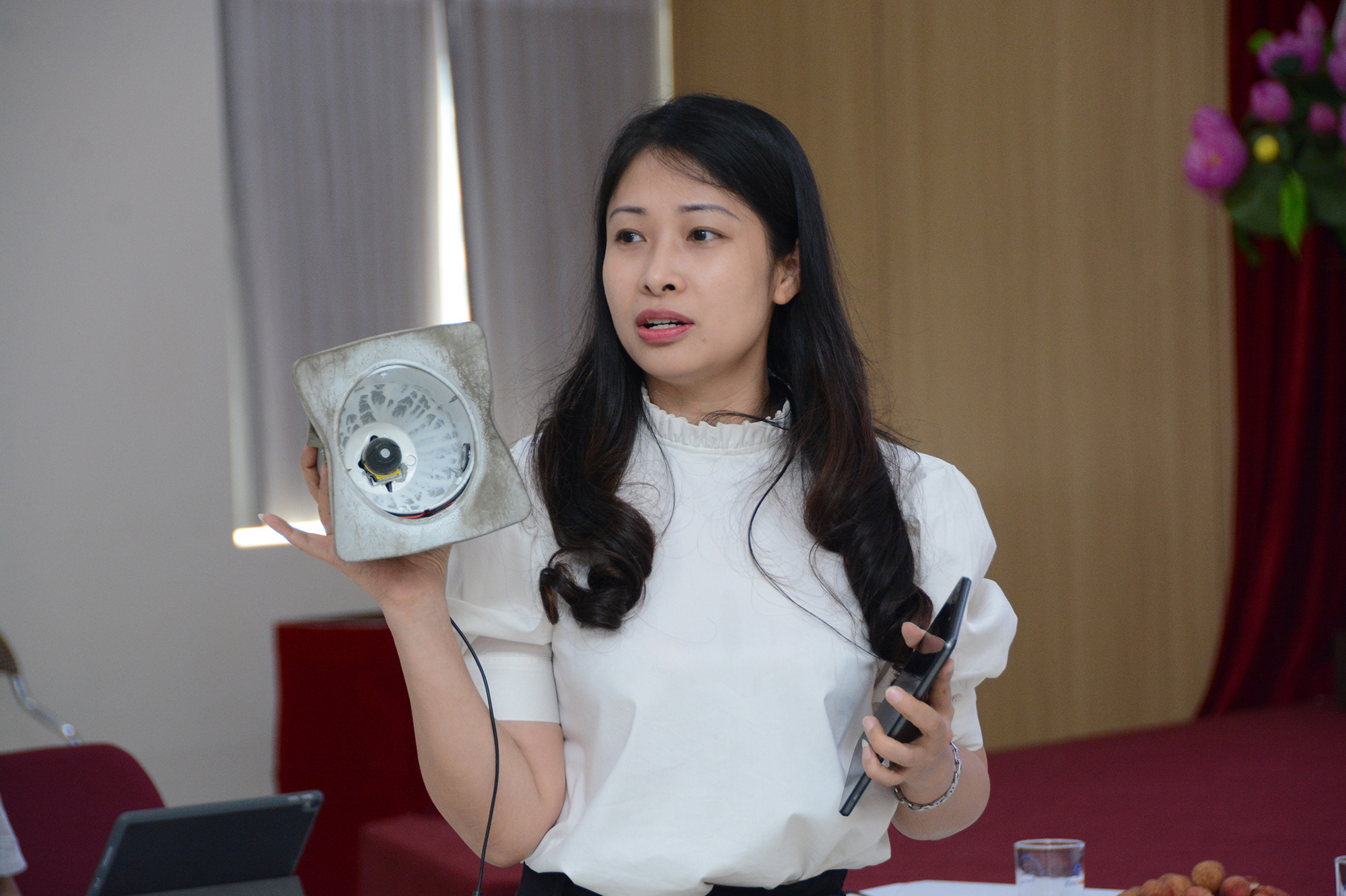 dsc1223-15930827663471596393183 Lãnh đạo EVN: Có thể có sai sót ghi chỉ số điện nhưng không ai hưởng lợi - Ảnh 2.