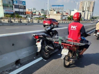 Gặp tai nạn ngã ra đường, người phụ nữ điều khiển xe máy SH tử vong trên cầu Vĩnh Tuy