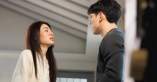Chuyện tình hi hữu – Như chưa hề có cuộc chia ly Chuyện tình hi hữu – Như chưa hề có cuộc chia ly