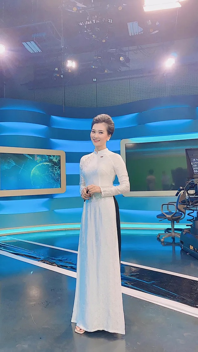 Nữ BTV Thời sự 19h VTV: Xinh đẹp cùng giọng nói truyền cảm, có đời tư kín tiếng- Ảnh 9.