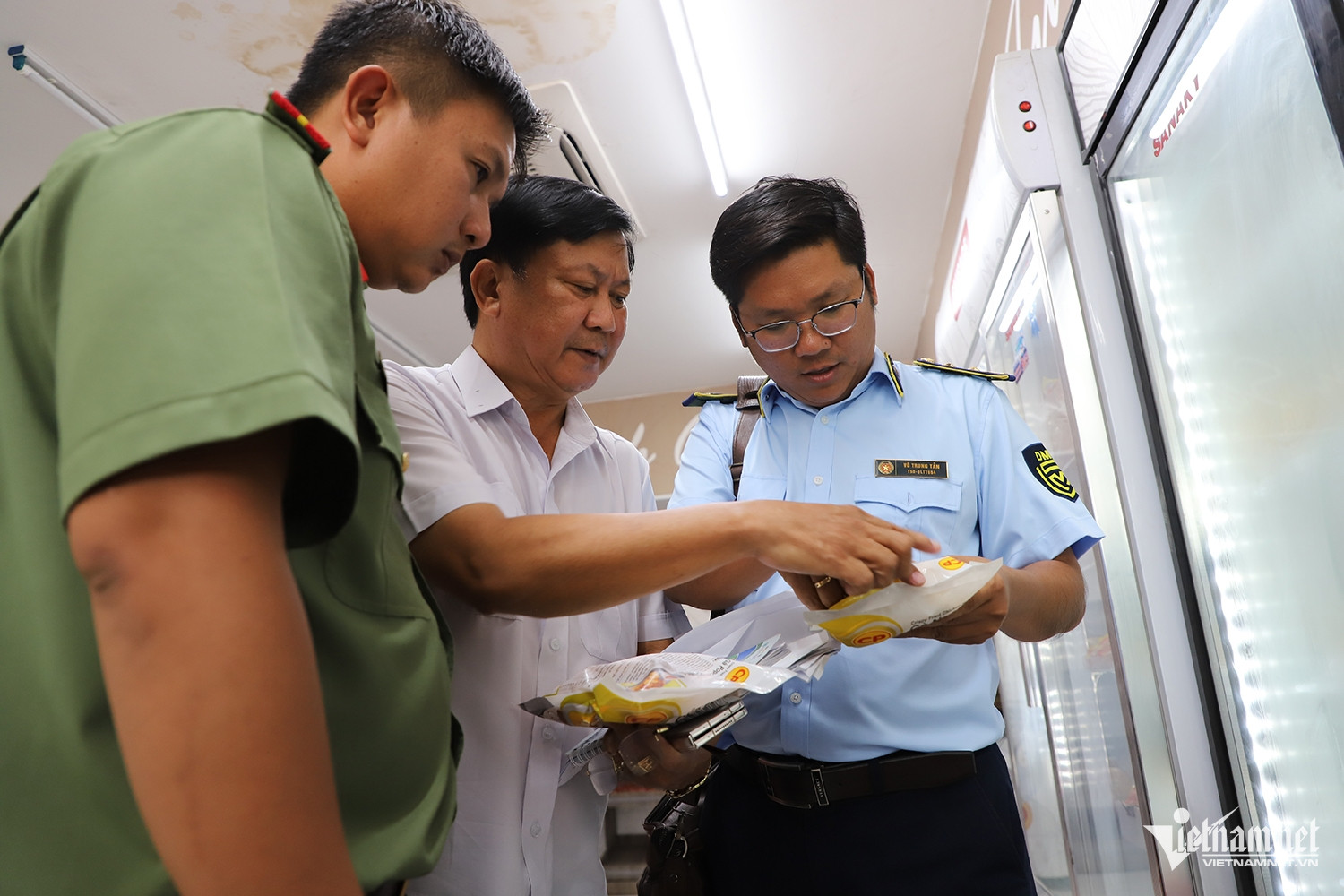 w-cua-hang-cp-05jpg-24714 W-Cửa hàng C.P 05.JPG.jpg