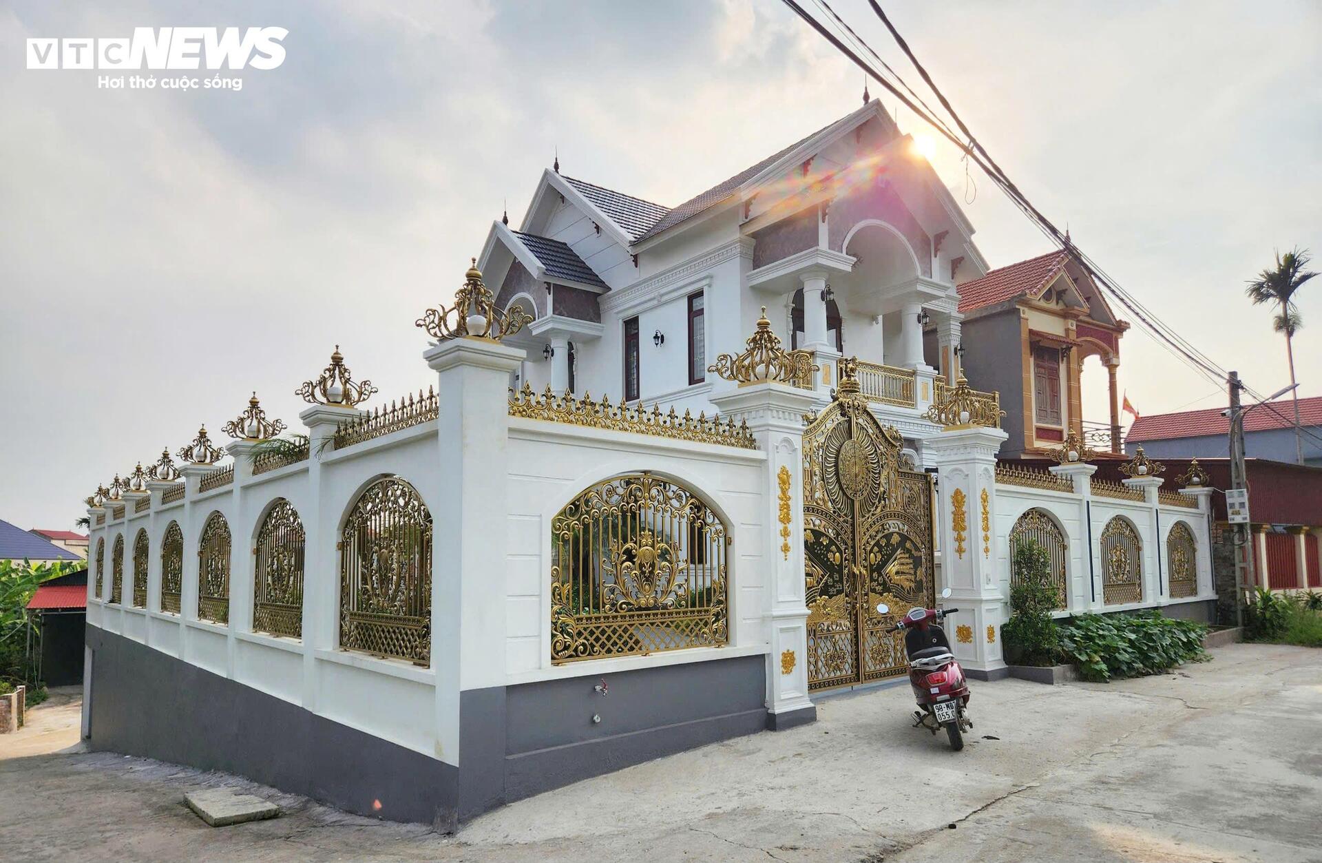 Biệt thự của 'ông trùm' 38 tuổi cầm đầu đường dây lừa đảo hơn 2.000 tỷ đồng - 2