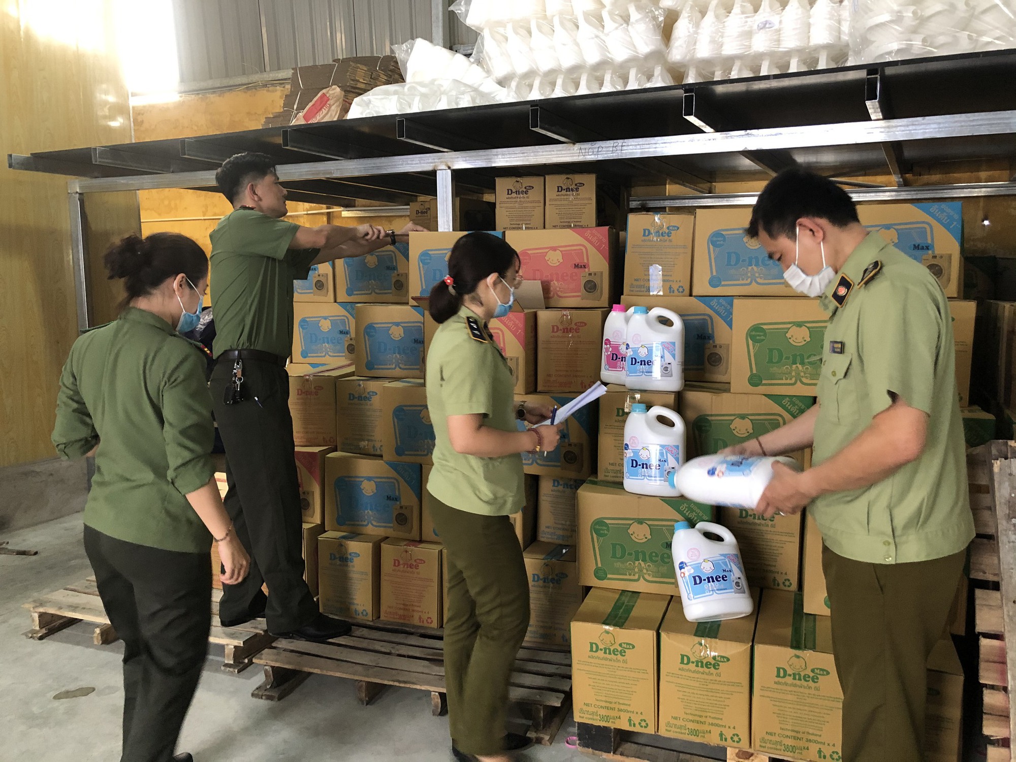 Loạt sản phẩm tẩy rửa nổi tiếng D-nee, Hygiene, Tauau bị làm giả, buộc tiêu hủy toàn bộ- Ảnh 1.