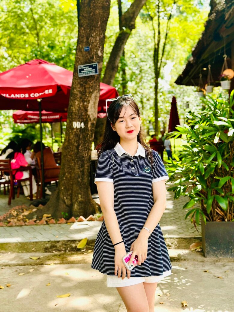 Nữ thủ khoa 17 tuổi đạt 30 điểm tuyệt đối visual như "nàng thơ", mặc áo 60 triệu, nhìn giá bộ sưu tập túi hiệu càng choáng - 6