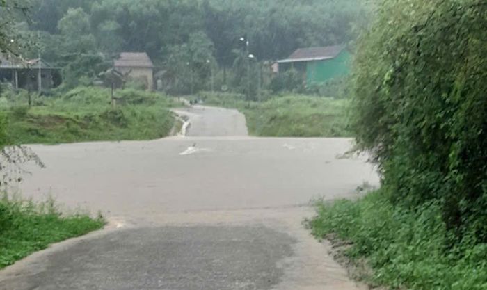 dbaced03c24a2b14725b Mưa to ảnh hưởng bão số 1, nước dâng cao khiến ngầm tràn tại một số xã phía Bắc tỉnh Quảng Trị bị ngập.