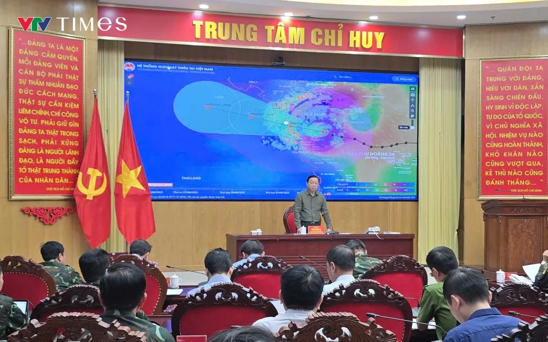 Phó Thủ tướng Trần Hồng Hà chỉ đạo các địa phương chủ động phòng chống bão số 5. Ảnh: Quốc Hưng