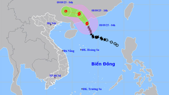 Bão số 7 Tapah đạt cấp cực đại, hoàn lưu có thể gây mưa lớn trên 300mm- Ảnh 1.