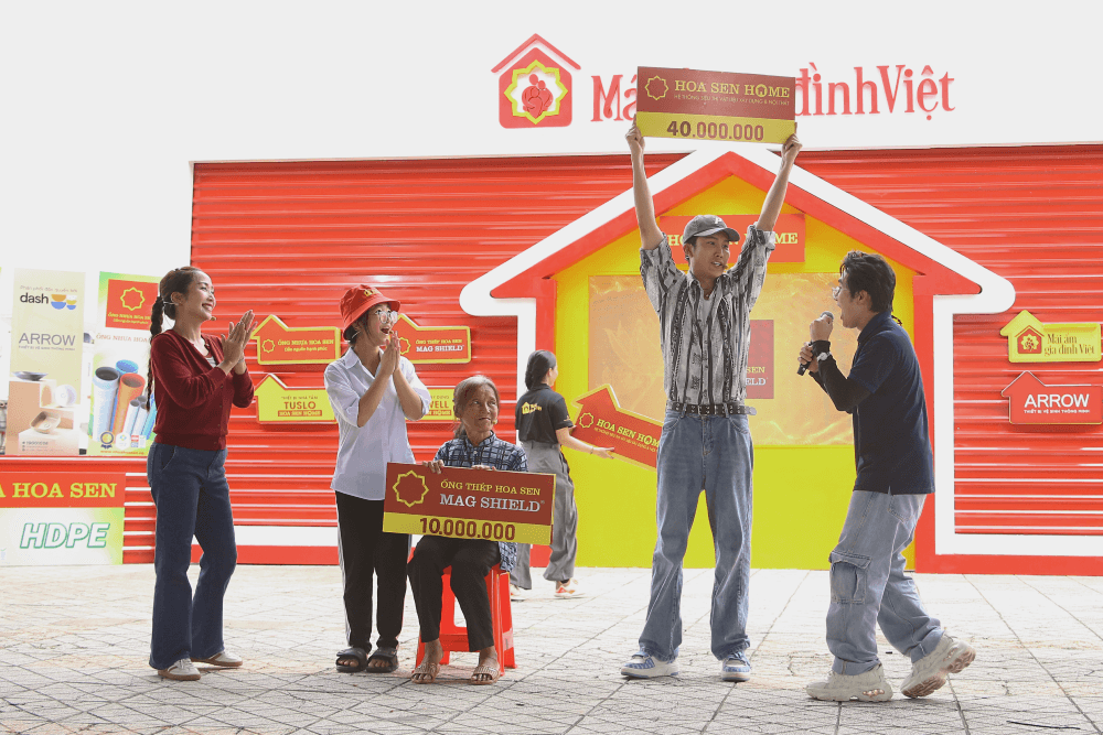 1760160518-ns-t-c-thanh-v-n-b-t-kh-c-l-m-th-kh-ng-c-b-con-d-v-i-b-t-c-l-do-g-1 NSƯT Ốc Thanh Vân bật khóc: “Là mẹ thì không được bỏ con, dù với bất cứ lý do gì” - 6