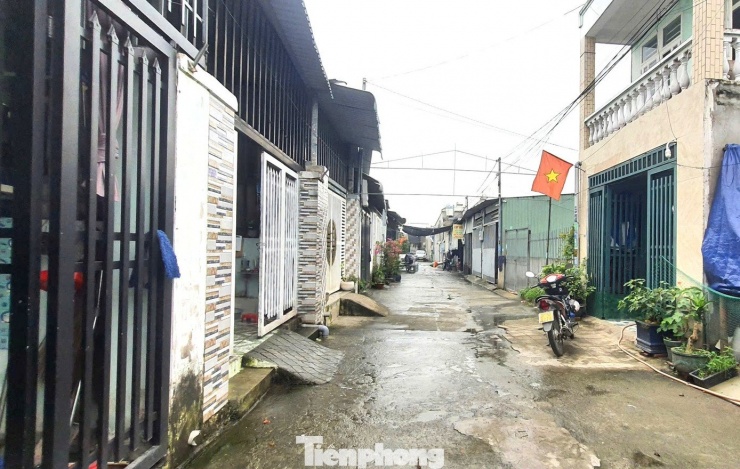 Hàng chục căn nhà liền kề xây dựng không phép trên đất người khác đều có người đến ở.