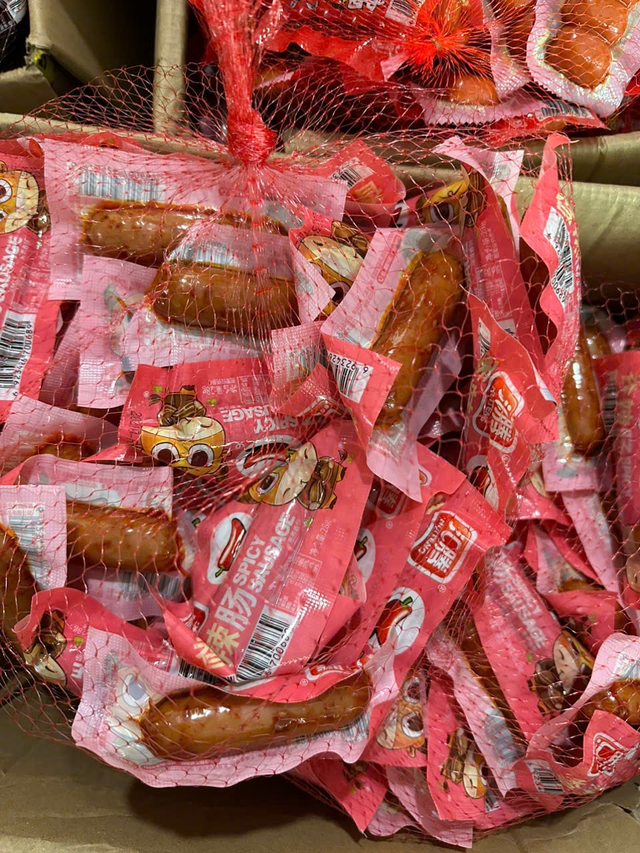 Lượng lớn xúc xích