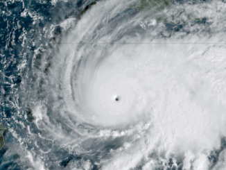 Một siêu bão chính thức trở thành bão mạnh nhất thế giới năm 2025, vượt qua Ragasa: Đổ bộ sáng nay, hàng triệu người “nín thở” ứng phó- Ảnh 1.