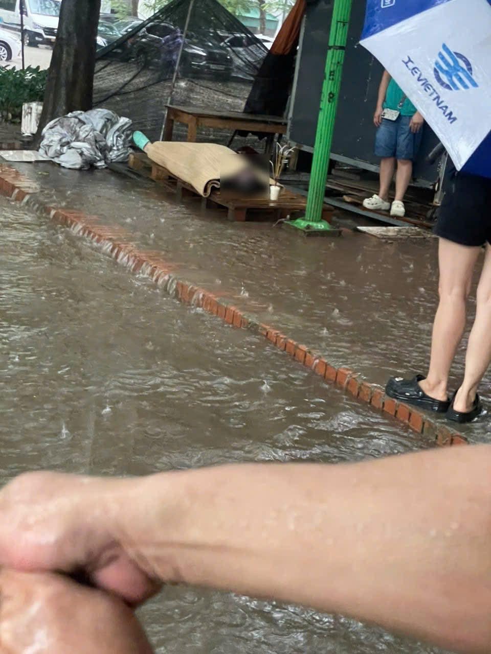 556514381_25329710723301174_9177595826709867044_n Có thể là hình ảnh về 2 người và thủy vực