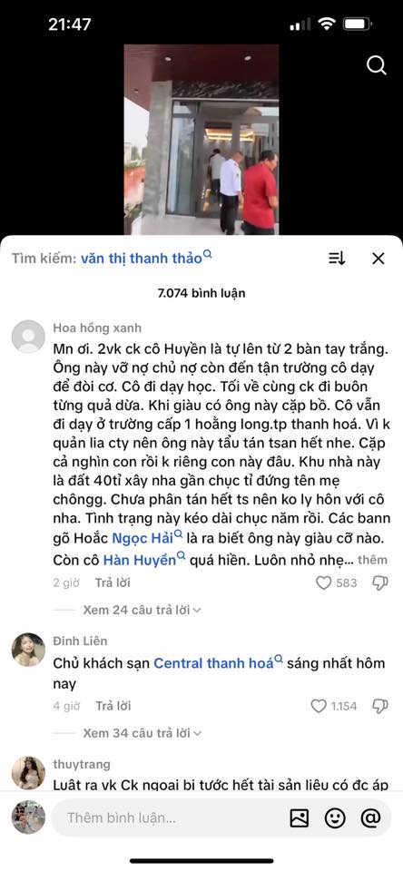 Có thể là hình ảnh về 3 người và văn bản