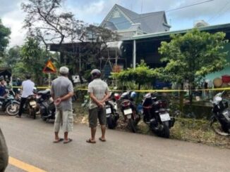 Công an phong tỏa căn nhà để điều tra. Ảnh: Thái Hà