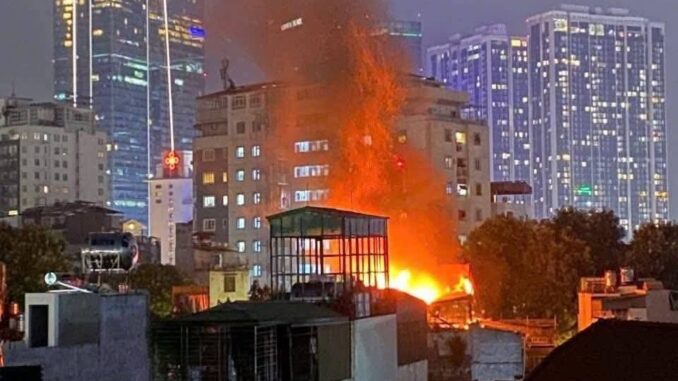 Có thể là hình ảnh về ngọn lửa