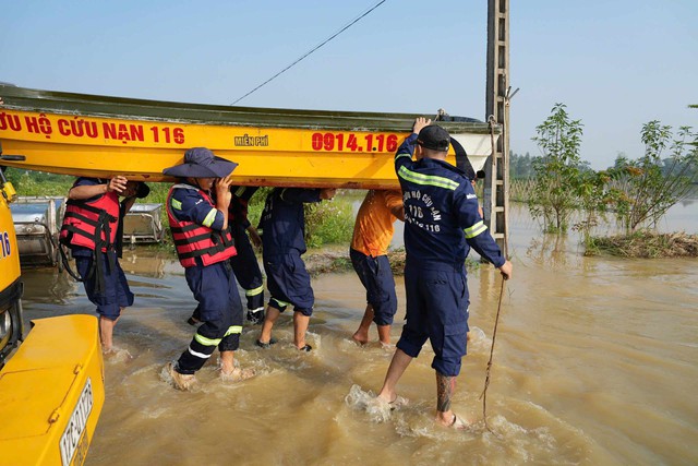 Hà Nội sơ tán 38 . 500 Người dân ứng phó ngập lụt do bão số 11 - Ảnh 6.