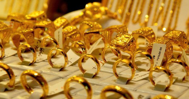 Sáng 25/10: Giá vàng trong nước tăng trở lại, vàng nhẫn SJC và Bảo Tín Minh Châu chênh nhau tới hơn 4 triệu đồng/lượng