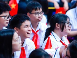 Tiếng Anh sẽ thành môn bắt buộc từ lớp 1- Ảnh 1.