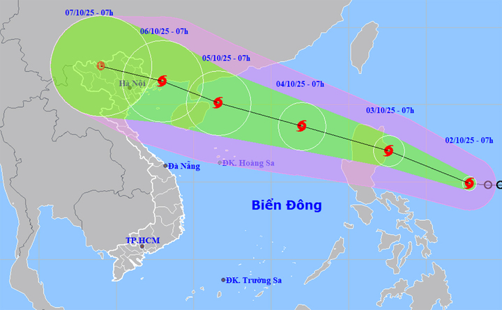 Áp thấp nhiệt đới gần Biển Đông mạnh lên thành bão Matmo. (Nguồn: NCHMF)