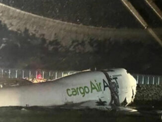 Hiện trường máy bay trên biển. Ảnh: X