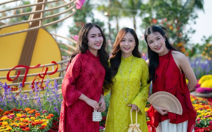 Thủ tướng 'chốt' phương án nghỉ Tết âm lịch 9 ngày liên tục - Ảnh 2.