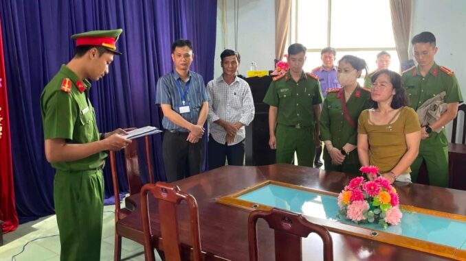 Bắt tạm giam và khám xét chỗ ở của Lê Thị Thúy- Ảnh 1. Bắt tạm giam và khám xét chỗ ở của Lê Thị Thúy- Ảnh 1.