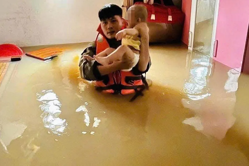Bão số 10