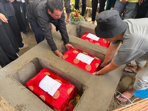 dam-tang-cua-ba-cha-con-3-1760663043-1