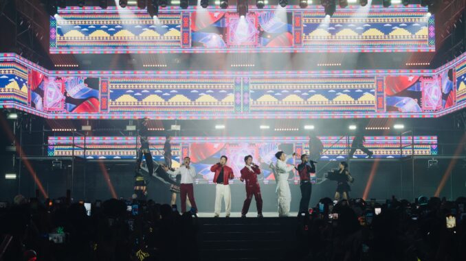 Hành động kỳ lạ của Tự Long- Ảnh 1.