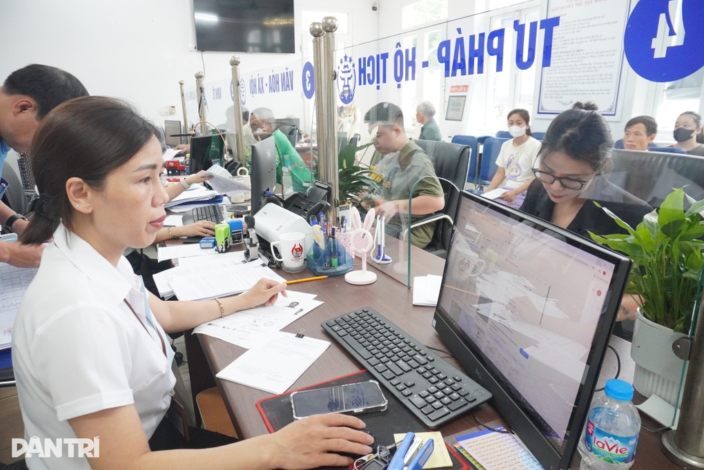 Thời điểm thực hiện cải cách với 5 bảng lương mới của cán bộ, công chức - 1