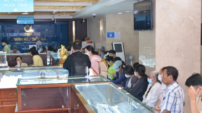 Giá vàng chiều nay 25/10: Bảng giá vàng SJC PNJ ACB, vàng nhẫn BTMC, vàng thế giới