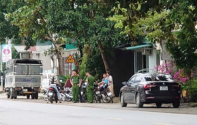 kham-1-1 Khám xét khẩn cấp nhà riêng của facebooker chuyên kêu gọi từ thiện tại Điện Biên