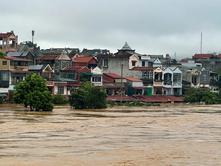 Lũ ở Cao Bằng rút chậm, nhiều nơi vẫn ngập sâu 10.jpg