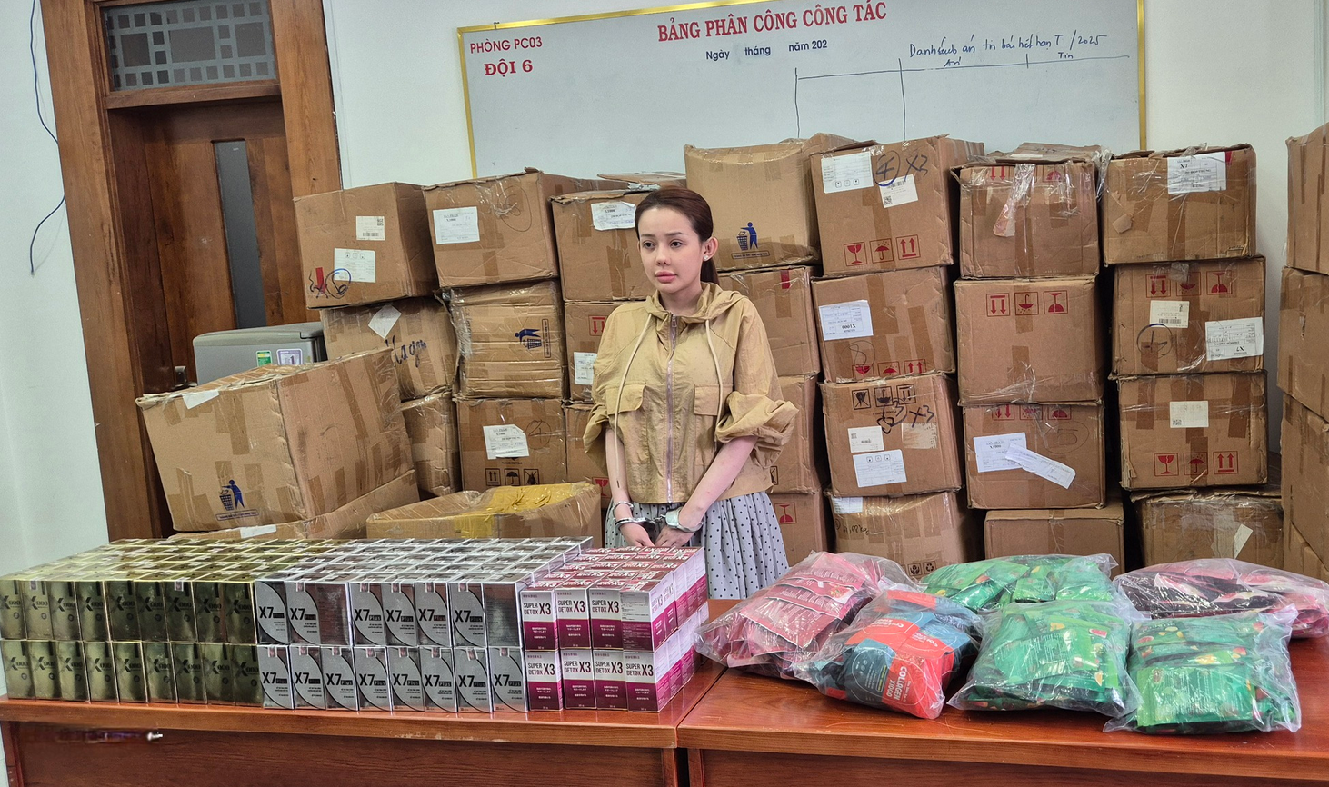 Ngân 98 không hợp tác, la hét khi được triệu tập, làm việc với công an- Ảnh 1.