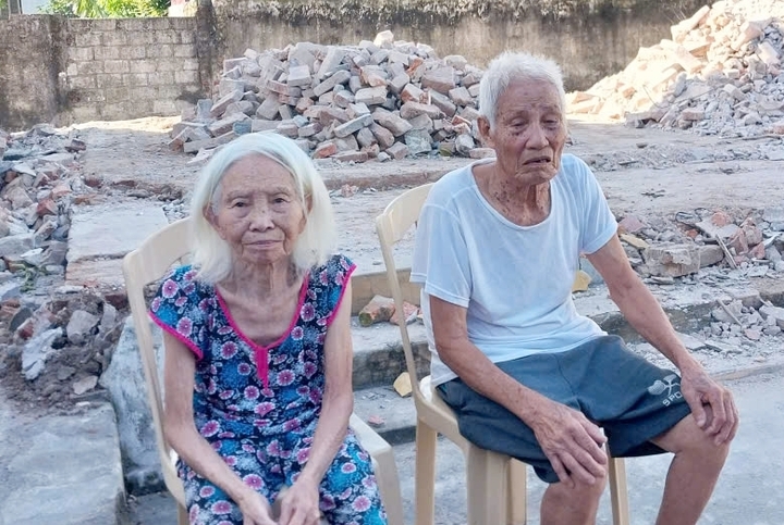 Vợ chồng ông Bùi Văn Loan.