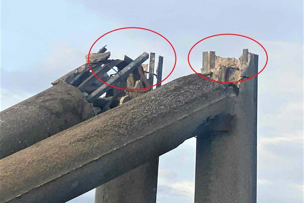 Xôn xao cột điện gãy gập sau bão Bualoi lộ sắt hộp, công an vào cuộc - 1