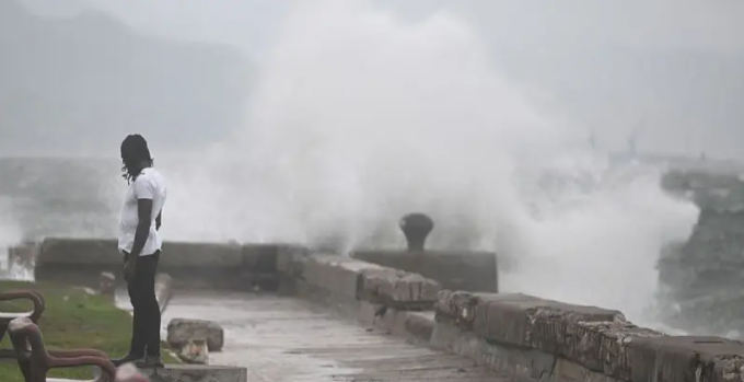 Siêu bão mạnh nhất thế giới 2025 vừa đổ bộ đã gây thương vong, dự báo những kịch bản chưa từng có tiền lệ- Ảnh 4.