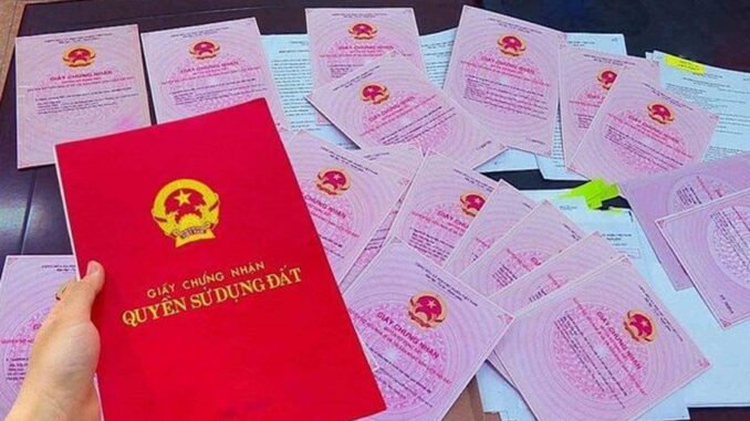 Từ ngày 1/11, có thay đổi lớn về giấy tờ nhà đất, người dân cần biết Từ ngày 1/11, có thay đổi lớn về giấy tờ nhà đất, người dân cần biết
