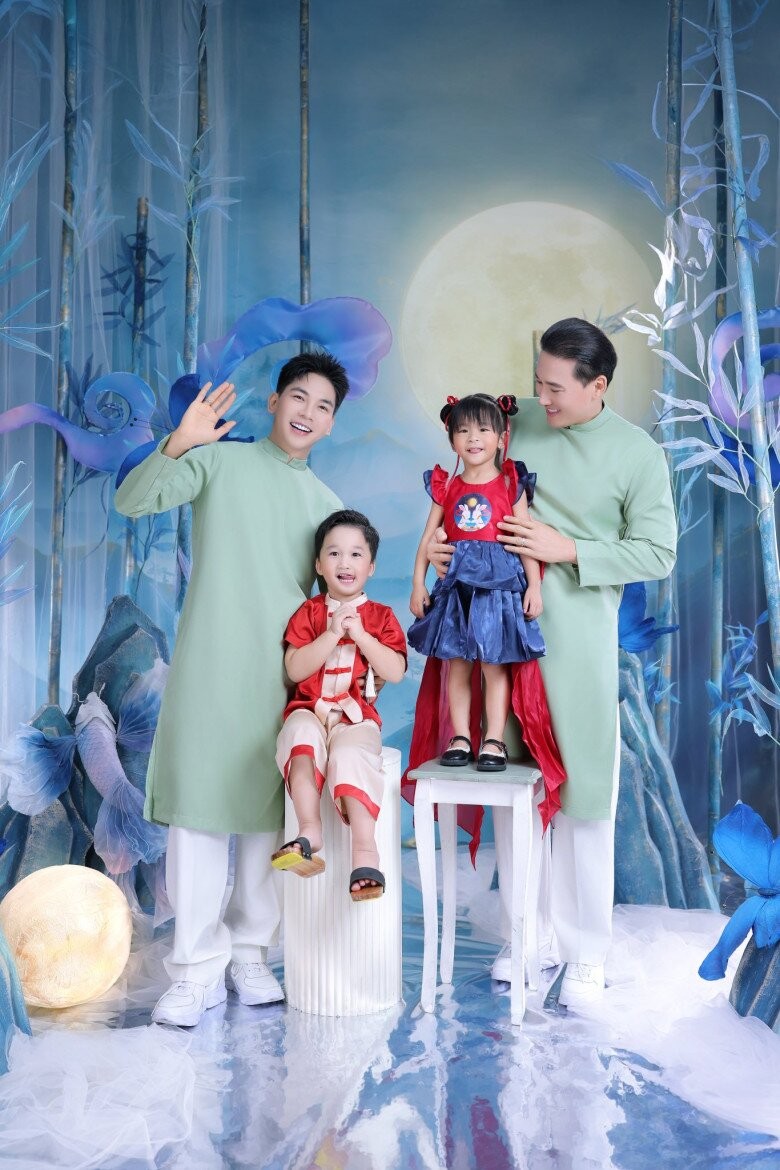 thanh-doan-va-ha-tri-quang-hanh-phuc-khoe-them-thien-than-nho-2-con-chao-doi-tai-thai-lan-nay-len-ch-2-n-1760679085-822-width780height1170