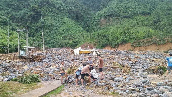 thuy-dien-1-2 Tổng thiệt hại về thiết bị và doanh thu Nhà máy Thủy điện Làng Bằng khoảng 80 tỷ đồng.