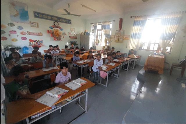 vu-75-hoc-sinh-nghi-ngo-doc-o-quang-tri-pho-hieu-truong-nhan-tin-du-phu-huynh-cho-con-di-hoc-lai-sau-khi-nhan-1-tin-2 vu-75-hoc-sinh-nghi-ngo-doc-o-quang-tri-pho-hieu-truong-nhan-tin-du-phu-huynh-cho-con-di-hoc-lai-sau-khi-nhan-1-tin-2